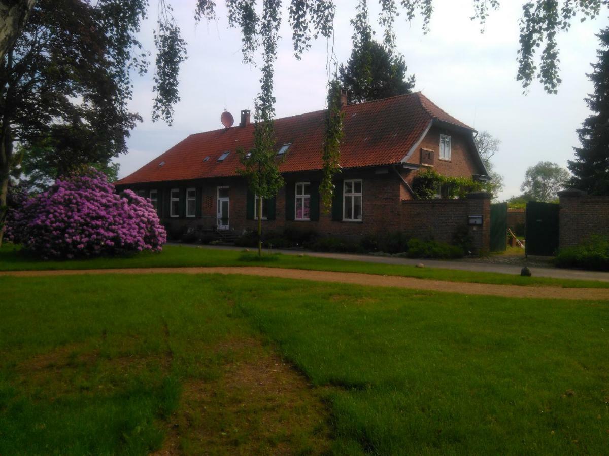 4 Sterne Wohnen "Zum Alten Forsthof" Am Schlosspark, App 1 "Smuck Und Groot" Eutin Exterior photo